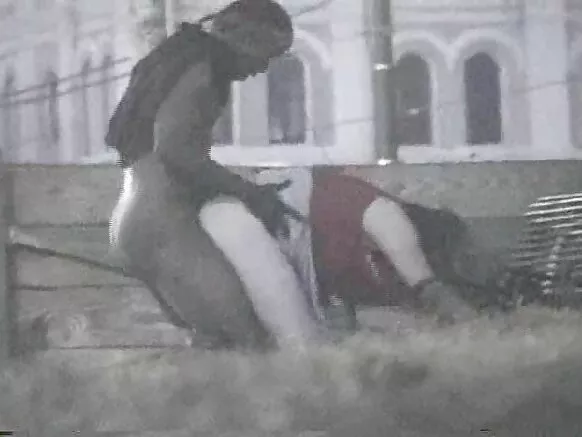 Barato yana prostituta hd golpeado en público. Interracial nisqa.